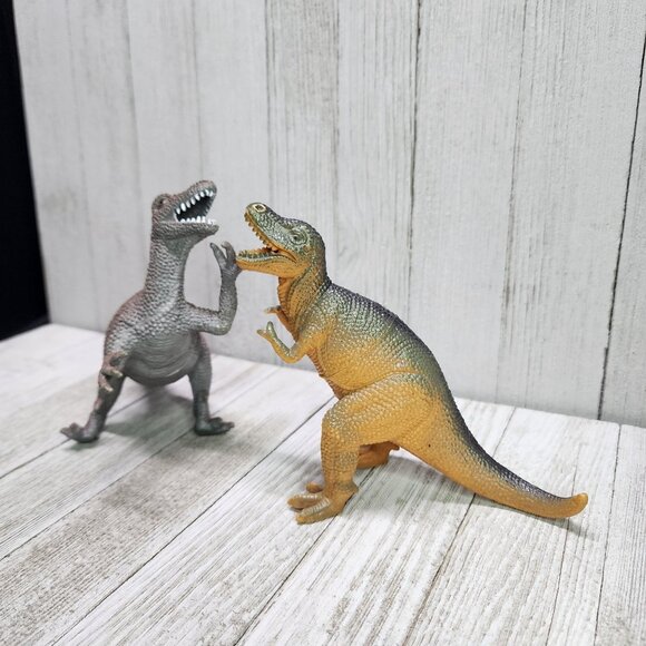 Boley Tyrannosaurus Velociraptor Dinosaurs Detailed Figure Realistic - Set Of 2 - Picture 2 of 10